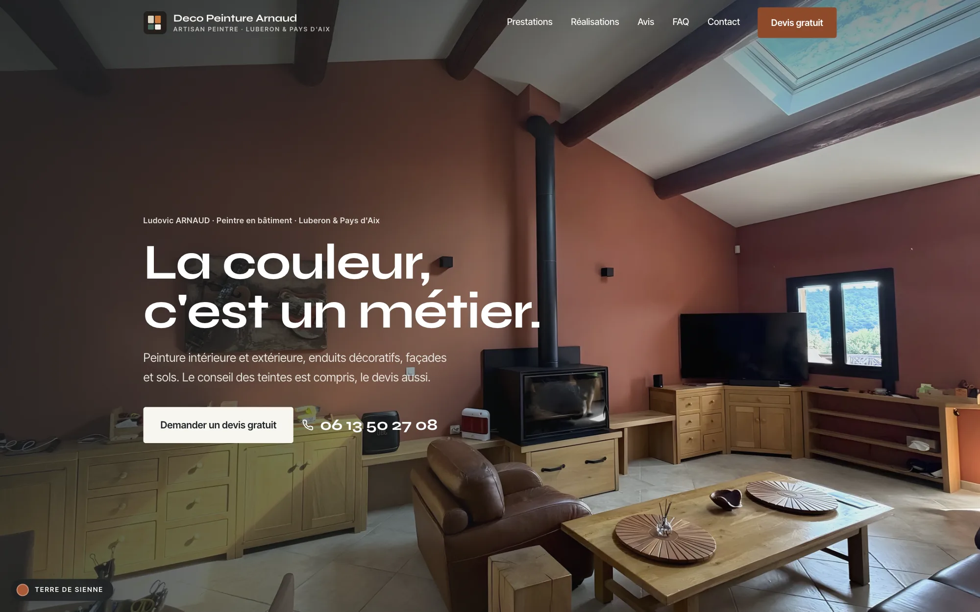 Page d’accueil du site de Deco Peinture Arnaud sur ordinateur.